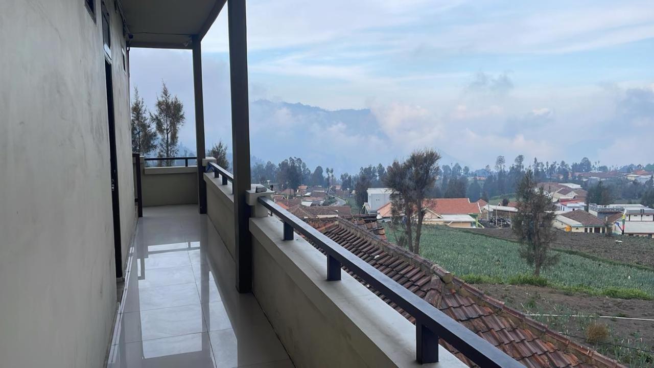 Bromo Semesta Guesthouse Probolinggo Exterior foto